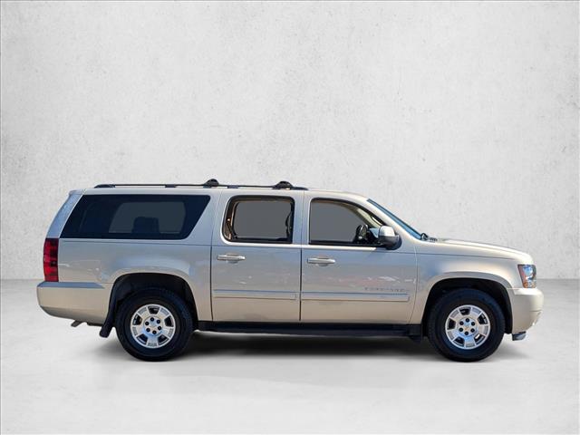 2008 Chevrolet Suburban 1500 photo 3