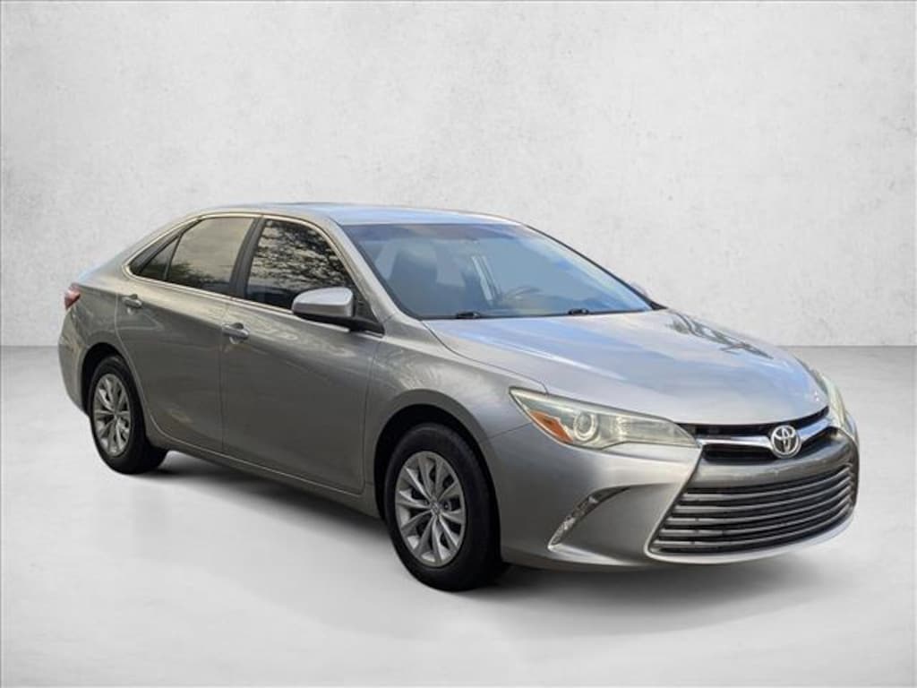Used 2015 Toyota Camry LE Sedan