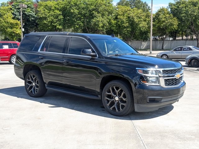 2018 Chevrolet Tahoe LT photo 3