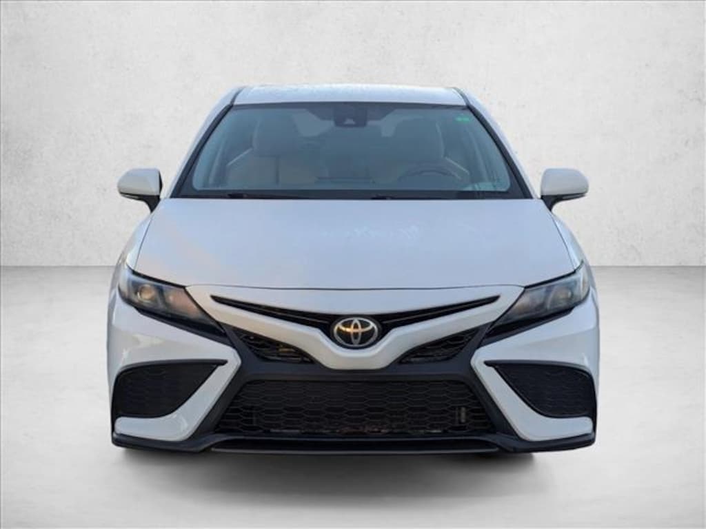 Used 2022 Toyota Camry SE Sedan