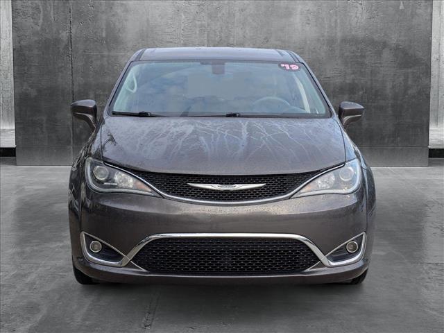 2019 Chrysler Pacifica Touring Plus photo 2