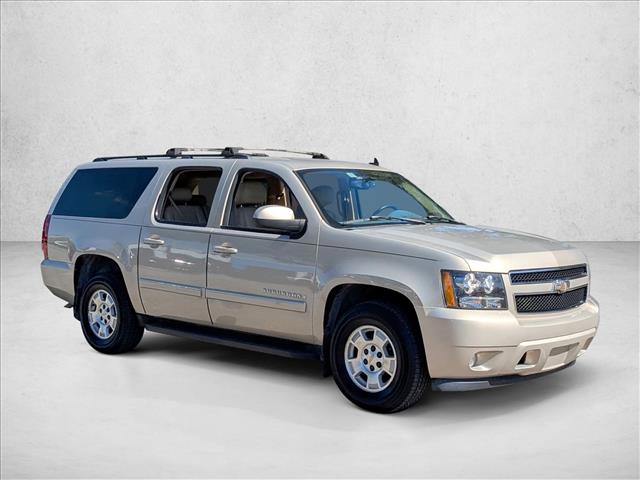 2008 Chevrolet Suburban 1500 photo 2