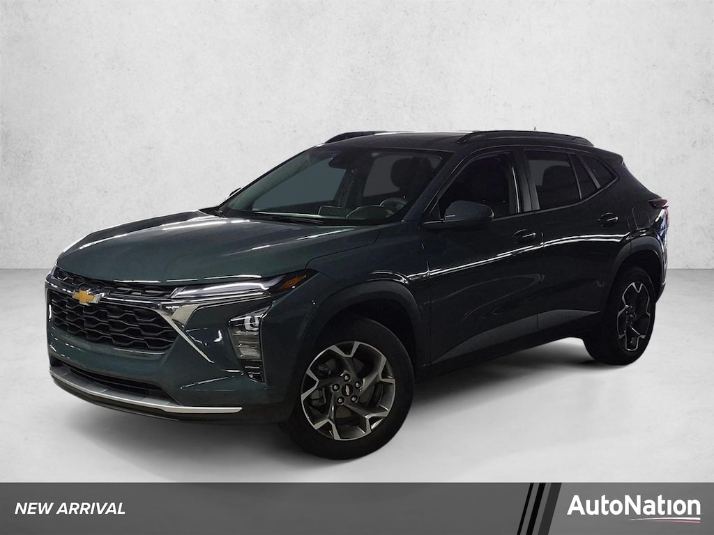 Used 2025 Chevrolet Trax LT SUV