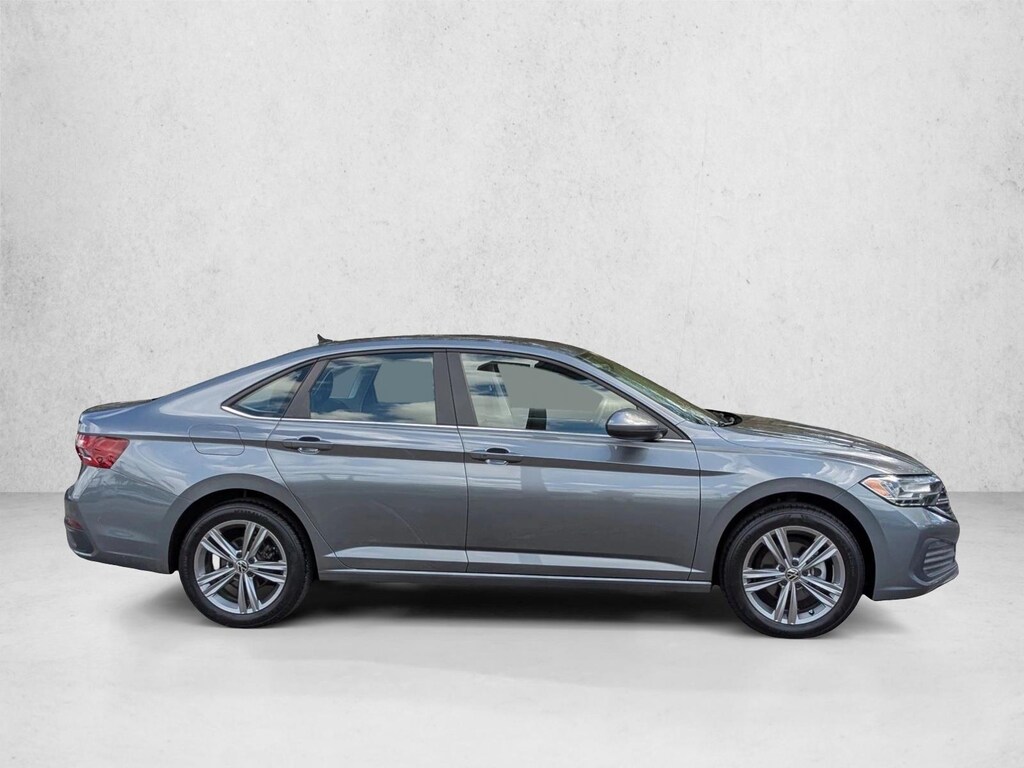 Used 2022 Volkswagen Jetta SE Sedan