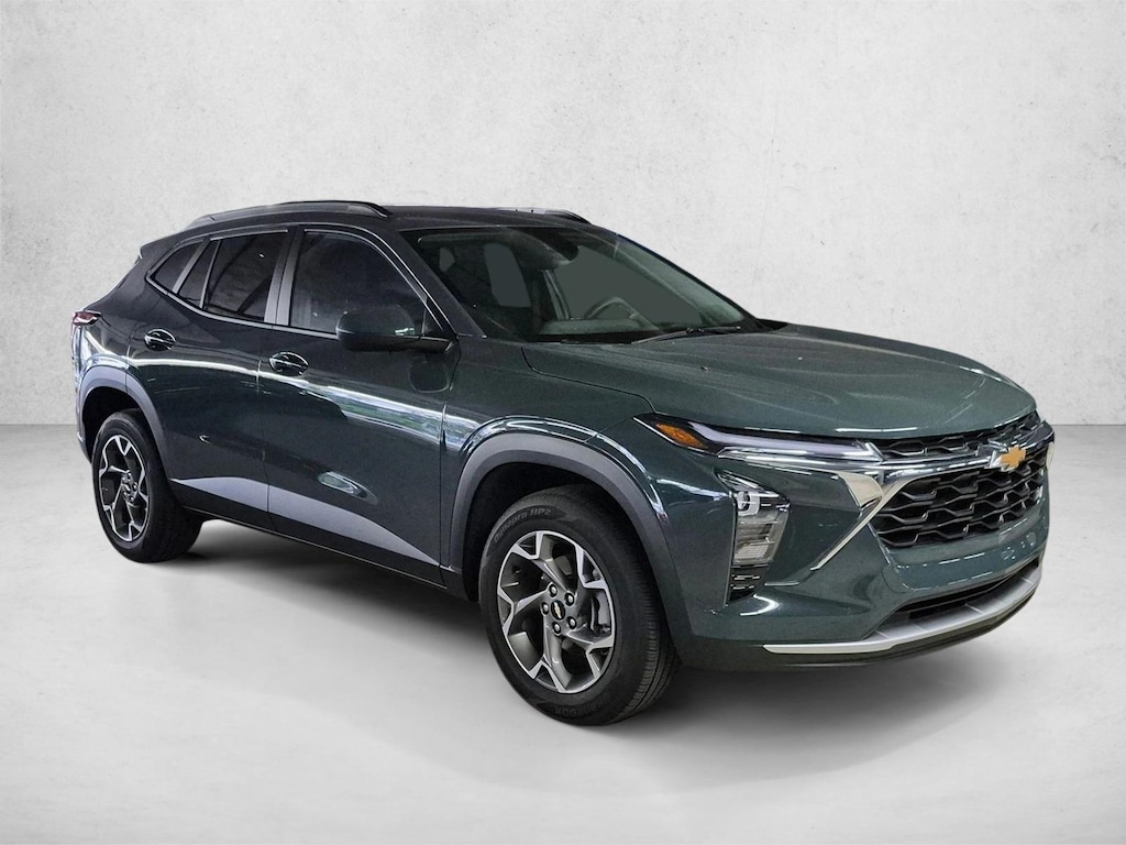 Used 2025 Chevrolet Trax LT SUV