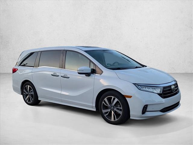 2022 Honda Odyssey Touring photo 3