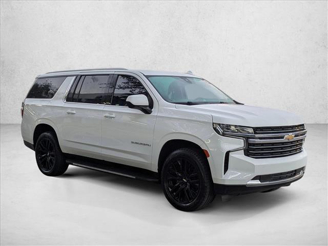 2021 Chevrolet Suburban LT photo 3