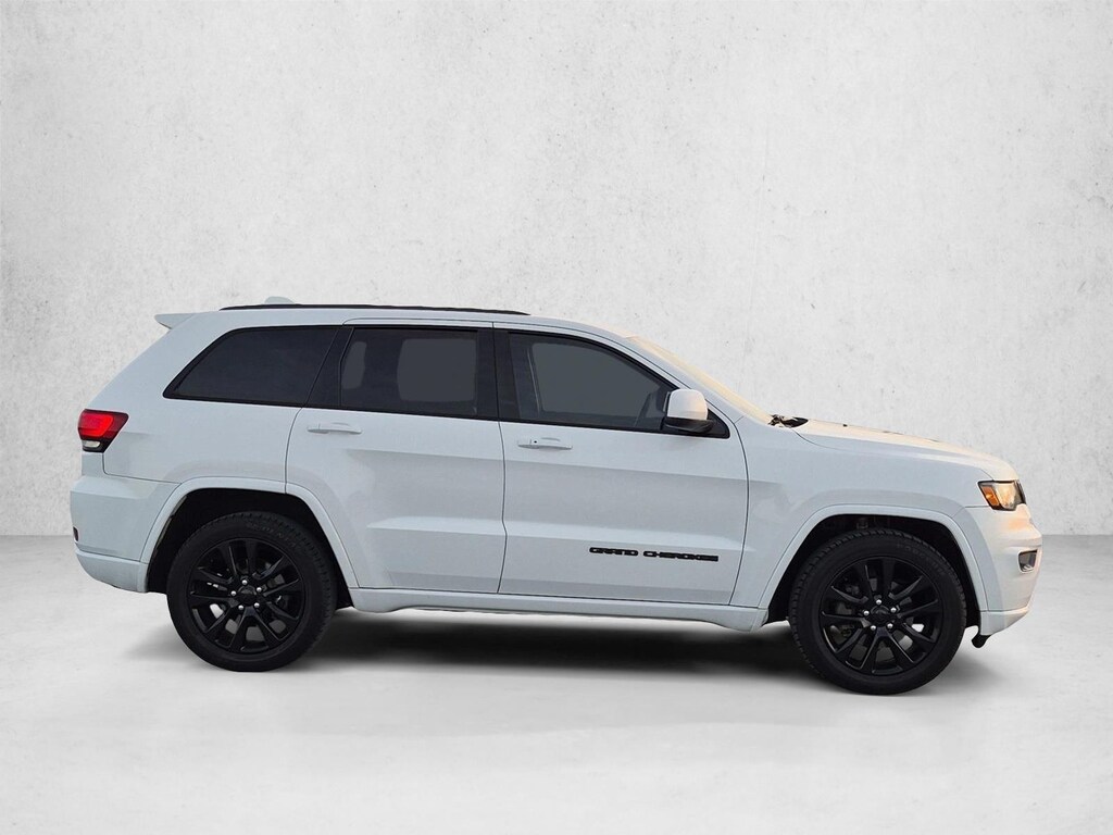 Used 2018 Jeep Grand Cherokee Altitude SUV