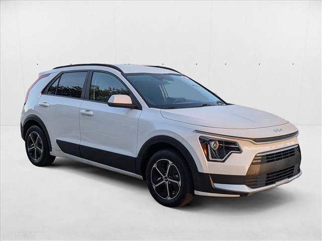 2024 Kia Niro LX photo 3