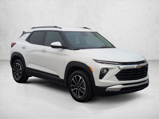 2024 Chevrolet Trailblazer LT photo 3