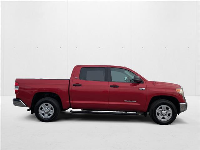 2017 Toyota Tundra SR5 CrewMax photo 4