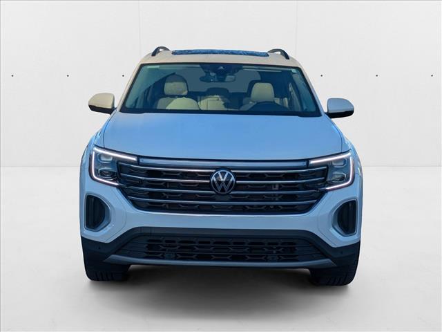 2024 Volkswagen Atlas SE Technology photo 2