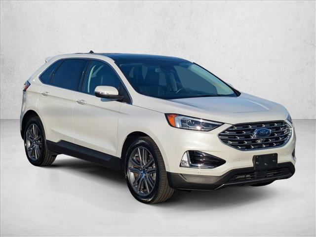2021 Ford Edge Titanium photo 3