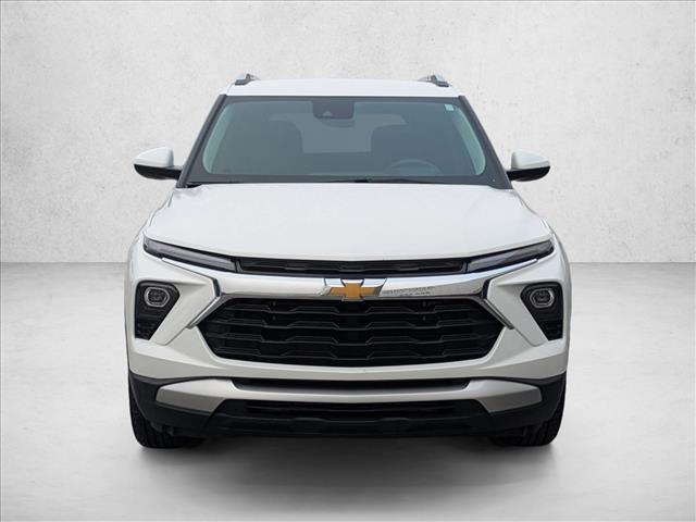 2024 Chevrolet Trailblazer LT photo 2
