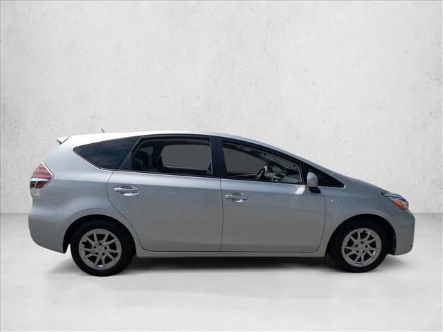 2017 Toyota Prius V Two photo 4