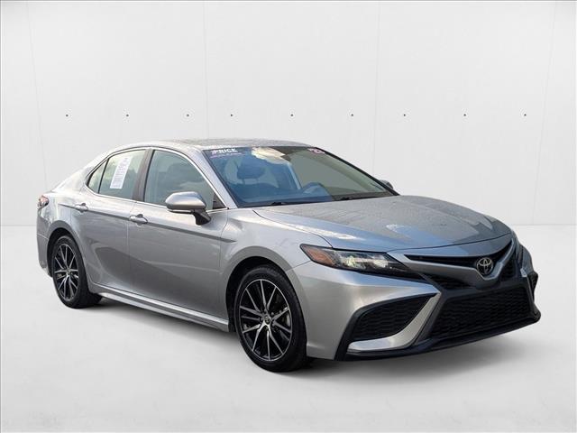 2023 Toyota Camry SE photo 3