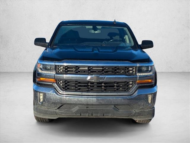 2017 Chevrolet Silverado 1500 LT photo 2