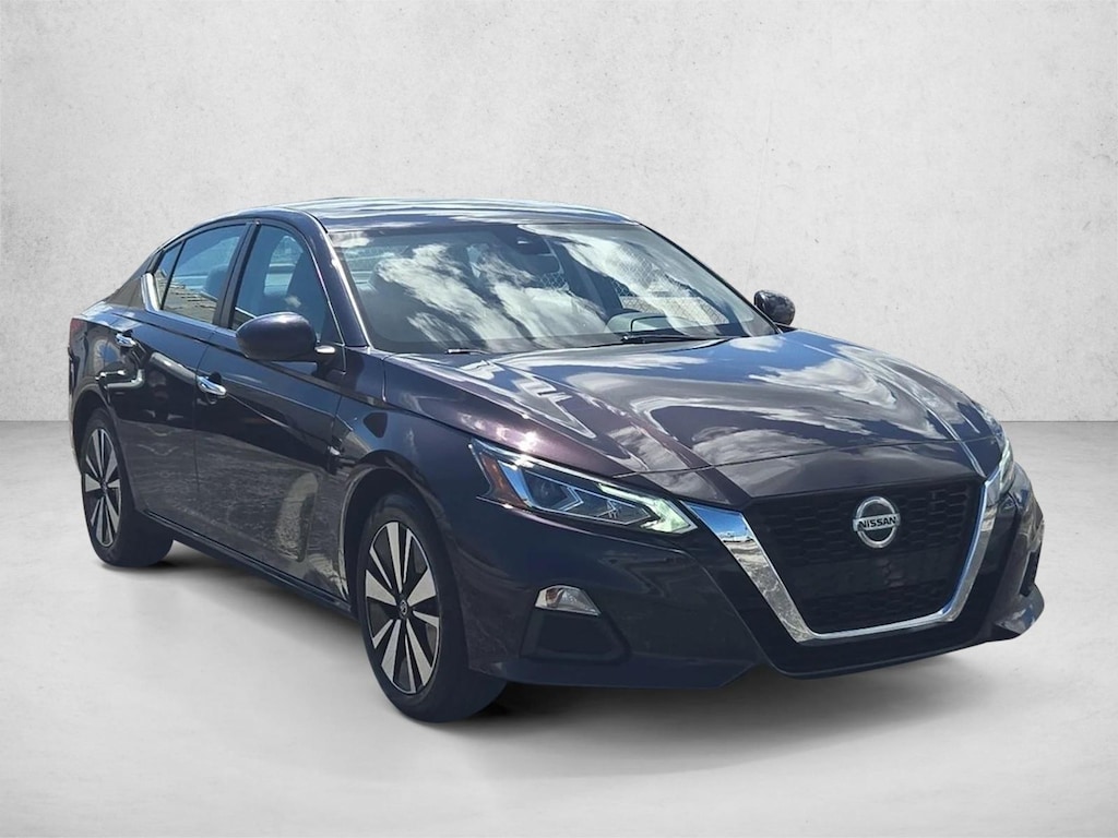 Used 2022 Nissan Altima 2.5 SV Sedan