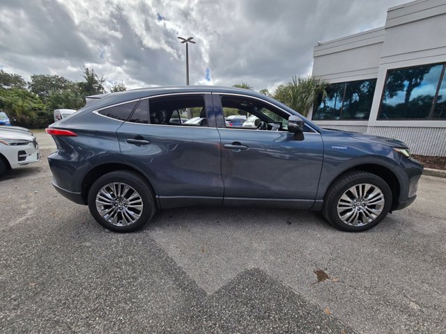 2021 Toyota Venza LE photo 4