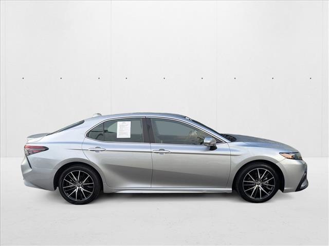 2023 Toyota Camry SE photo 4