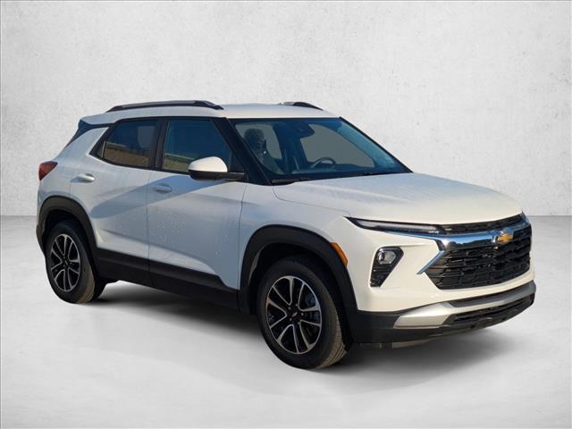 2024 Chevrolet Trailblazer LT photo 2