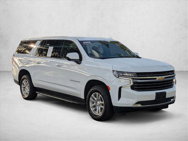 2023 Chevrolet Suburban LT photo 3