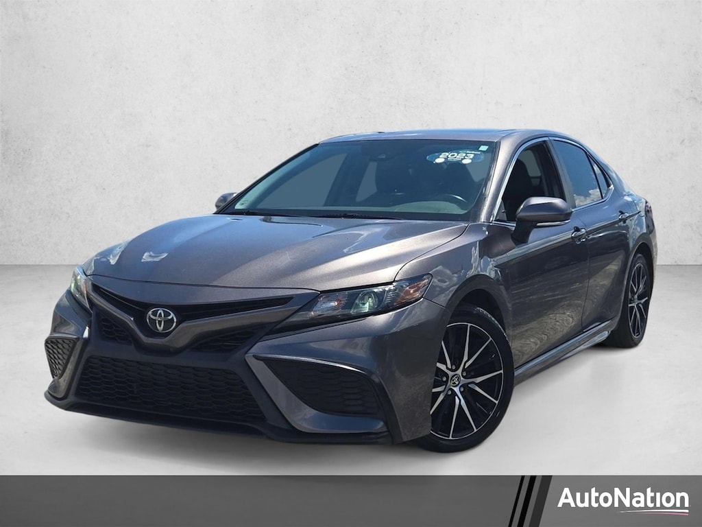 Used 2023 Toyota Camry SE Sedan