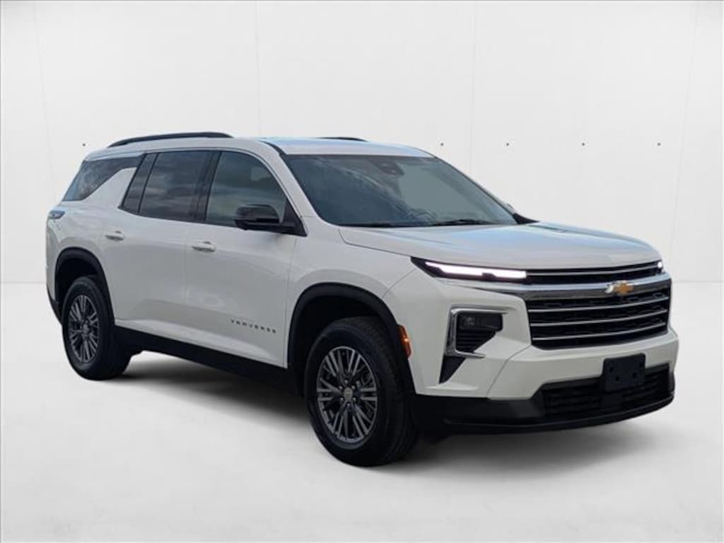 Used 2024 Chevrolet Traverse FWD LT SUV