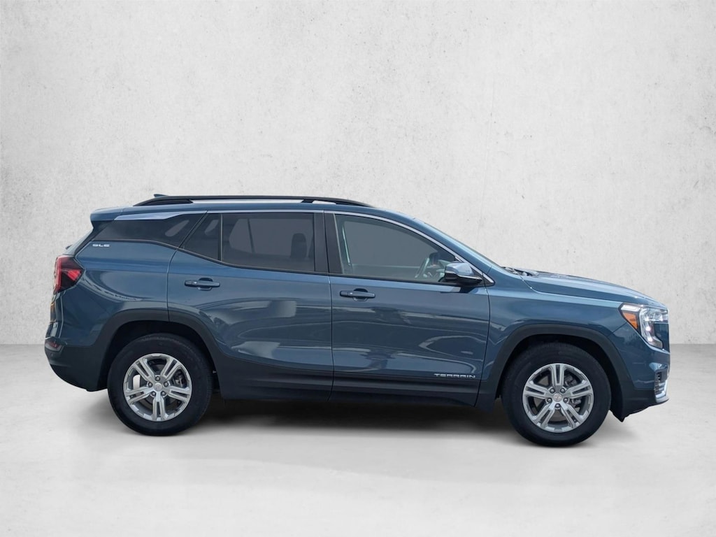 Used 2024 GMC Terrain SLE SUV