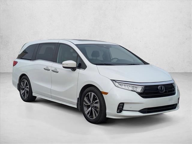 2021 Honda Odyssey Touring photo 2