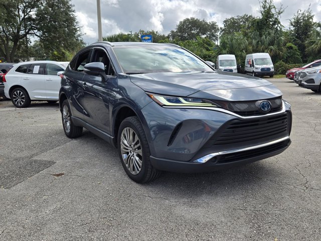 2021 Toyota Venza LE photo 3