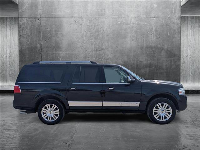 2012 Lincoln Navigator L photo 4