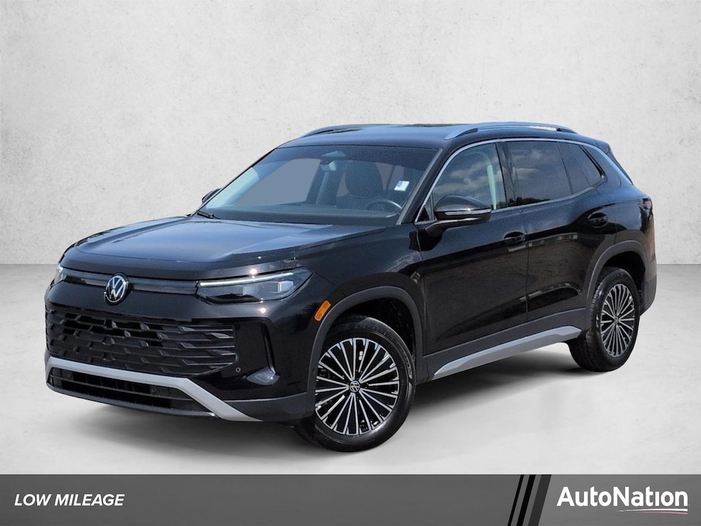 Used 2025 Volkswagen Tiguan S SUV