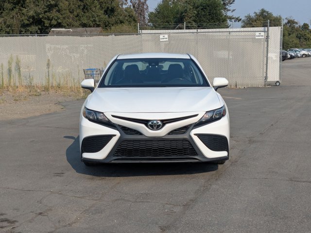 2021 Toyota Camry SE photo 2