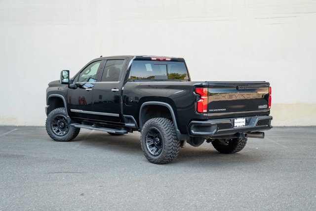 2024 Chevrolet Silverado 2500HD High Country photo 2