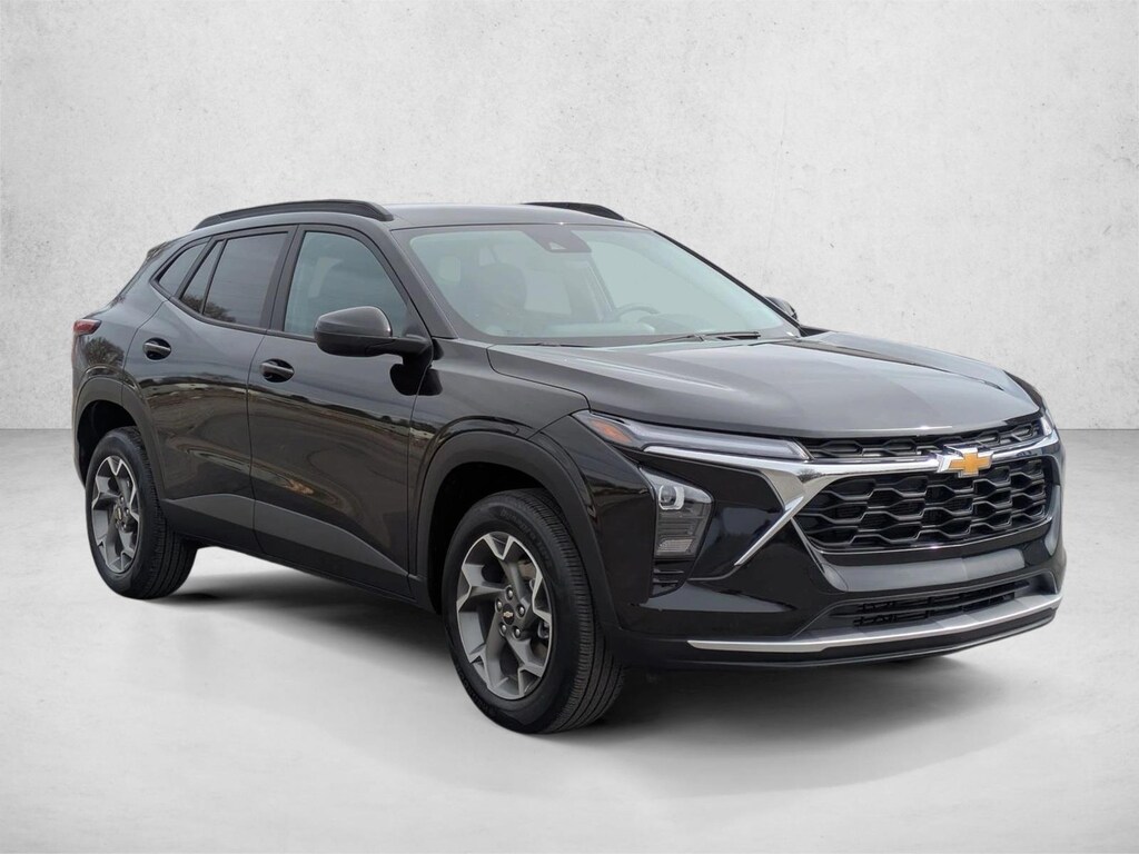 Used 2025 Chevrolet Trax LT SUV