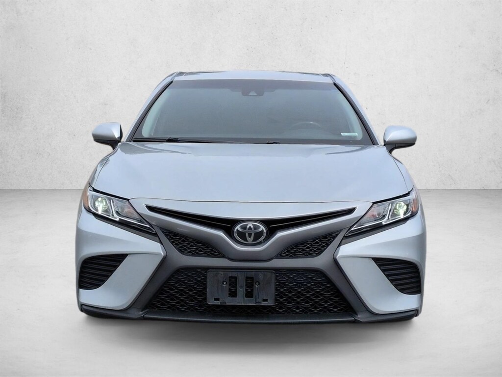 Used 2019 Toyota Camry SE Sedan