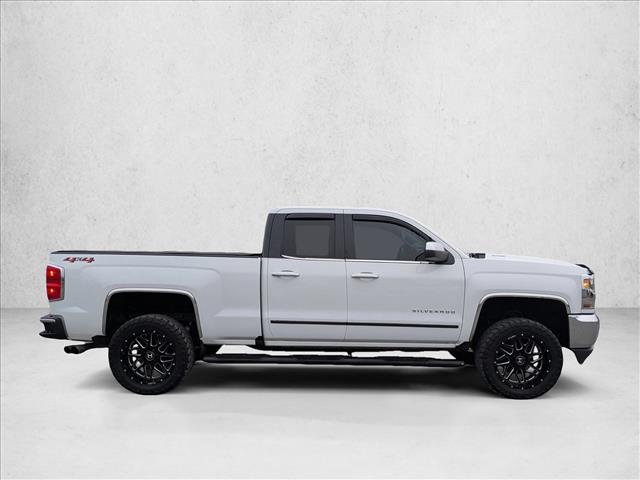 2018 Chevrolet Silverado 1500 LT photo 4