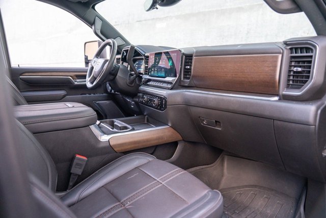 2024 Chevrolet Silverado 2500HD High Country photo 3