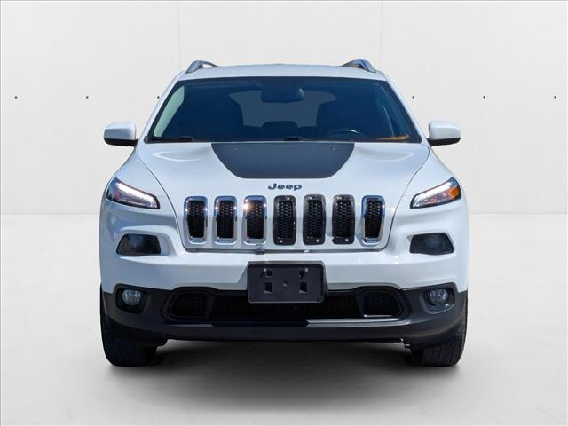 2016 Jeep Cherokee Latitude photo 2