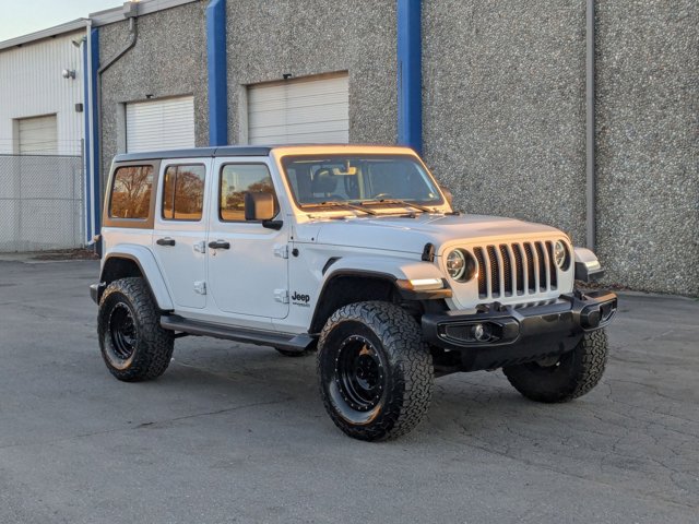 2018 Jeep Wrangler Unlimited Sahara photo 2