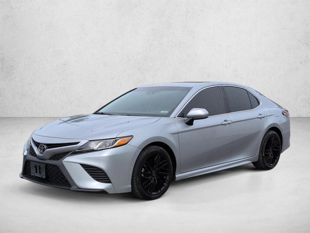 Used 2019 Toyota Camry SE Sedan