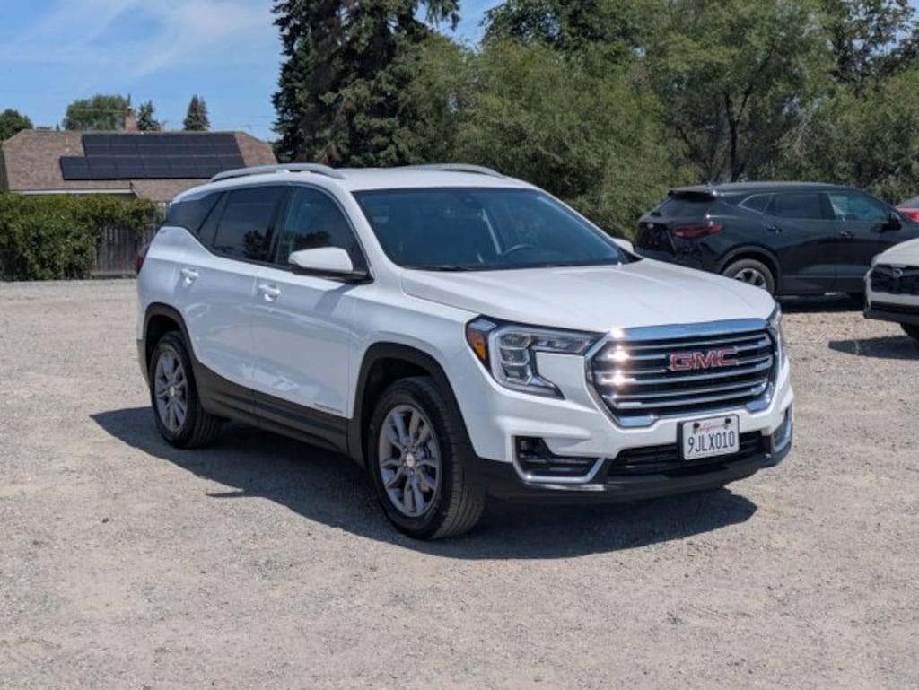 Used 2024 GMC Terrain SLT SUV