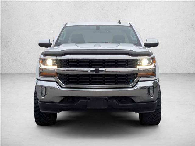 2018 Chevrolet Silverado 1500 LT photo 2