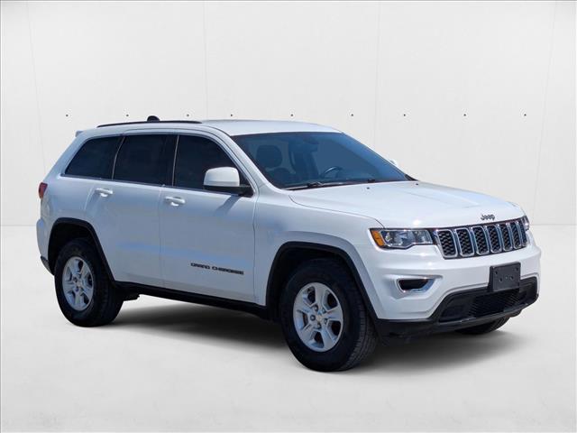 2017 Jeep Grand Cherokee Laredo photo 3