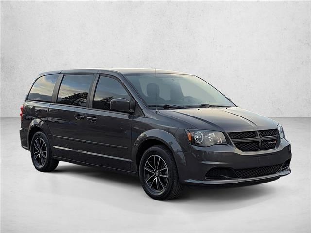 2017 Dodge Grand Caravan SE Plus photo 3