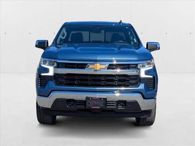 2024 Chevrolet Silverado 1500 LT photo 2