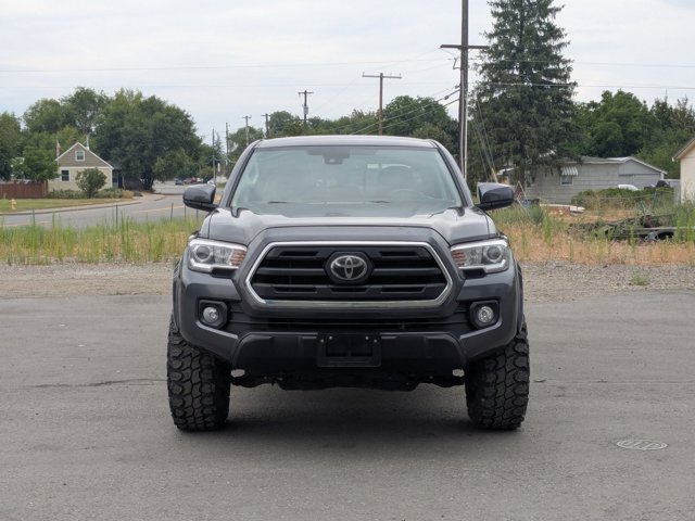 2018 Toyota Tacoma SR5 photo 2