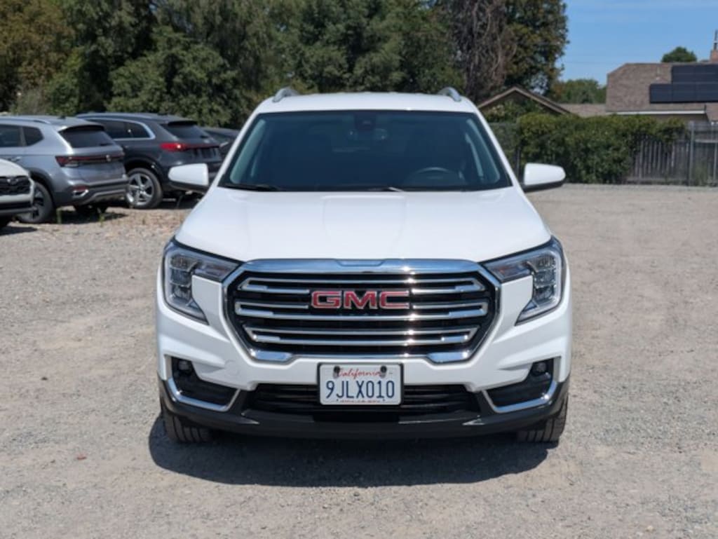 Used 2024 GMC Terrain SLT SUV