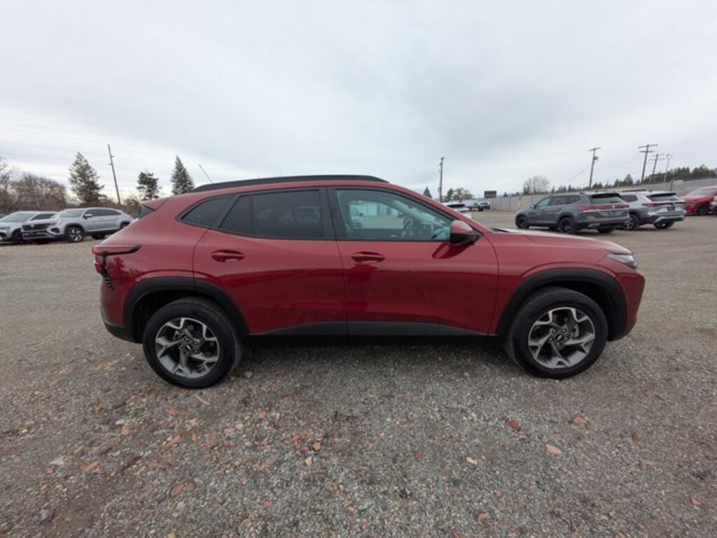 Used 2025 Chevrolet Trax LT SUV